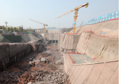 重庆城轨快线复盛站建设使用起重滑车