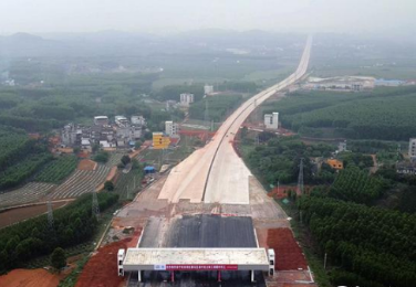 新扶公路建设使用起重滑车